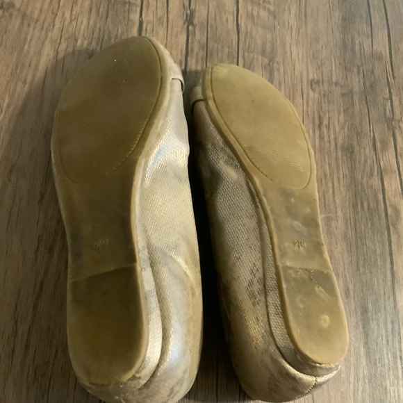 FLAT - Picture 4 of 4